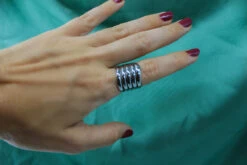Anillo Waves Ajustable -Alvent Joyas Tienda AnilloWavesPlCOLOR f3a0e38f e784 4934 b4d7 f4e95994919f