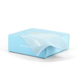 Paño Limpia Plata 7 Paño Limpia Plata -Alvent Joyas Tienda BODEGON PANITO LIMPIA PLATA ALVENT